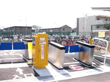 京王柴崎駅駐輪場、ゲート式管制システム導入実績写真1